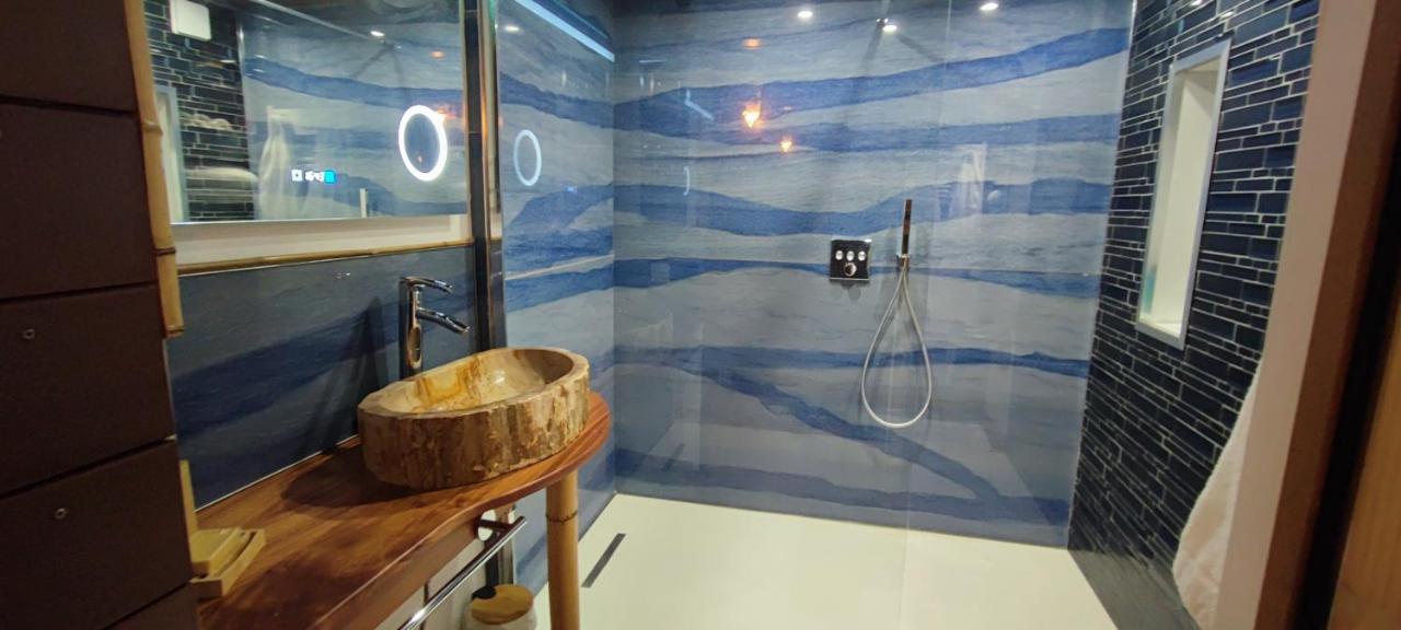 La Kaz Rhumantique Sauna And Spa Privatif La Rivière-Saint-Sauveur Εξωτερικό φωτογραφία