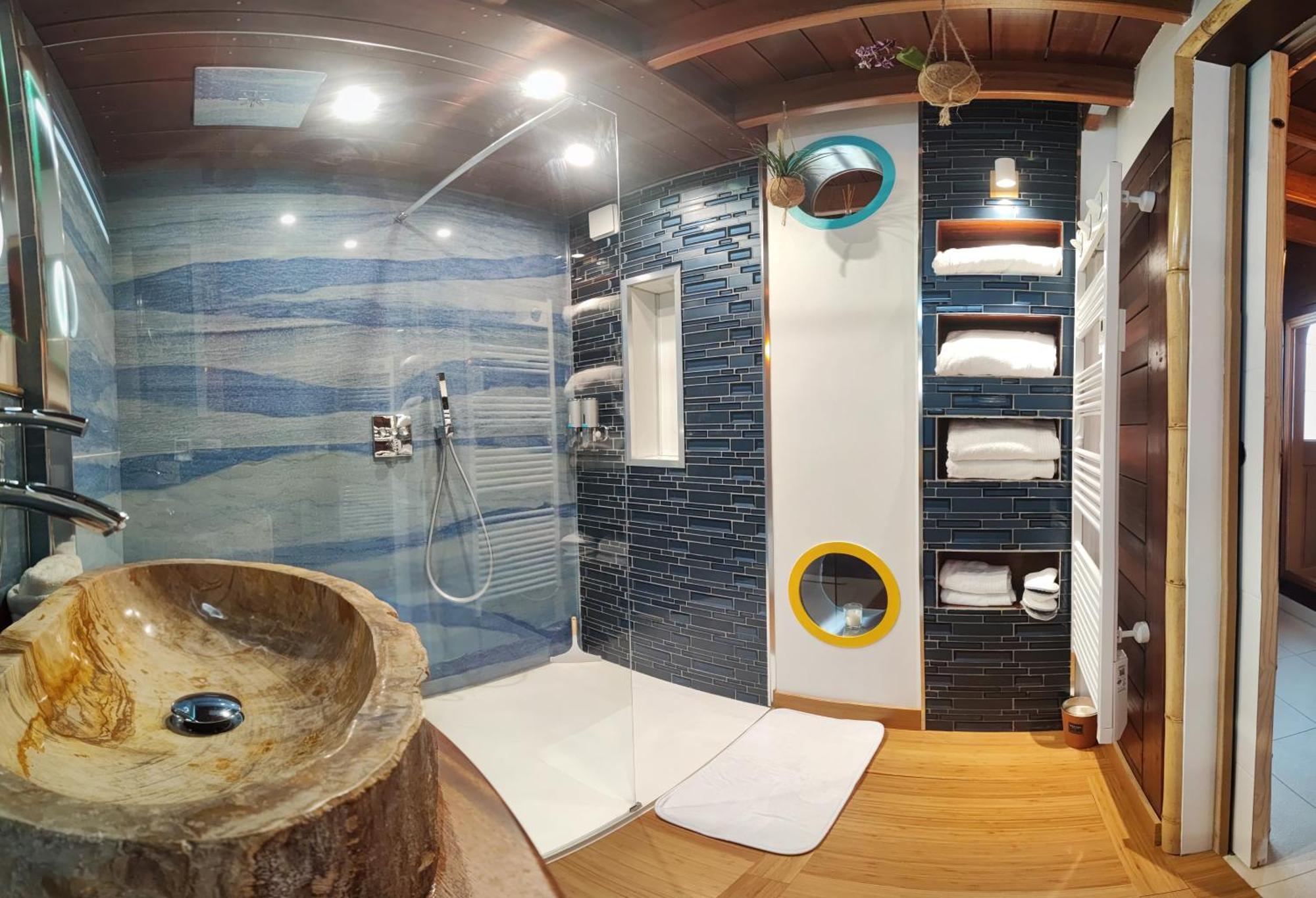 La Kaz Rhumantique Sauna And Spa Privatif La Rivière-Saint-Sauveur Εξωτερικό φωτογραφία
